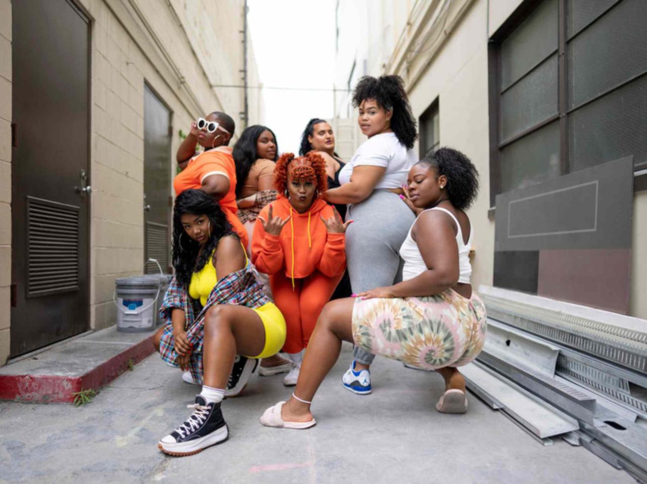 Lizzo Is Being Sued by Her Former Backup Dancers for Alleged Sєxual, Racial  Harᴀssment