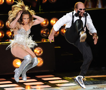 WATCH Tom Cruise and Jennifer Lopez's hilarious MTV Movie Awards  performance | Marie Claire UK