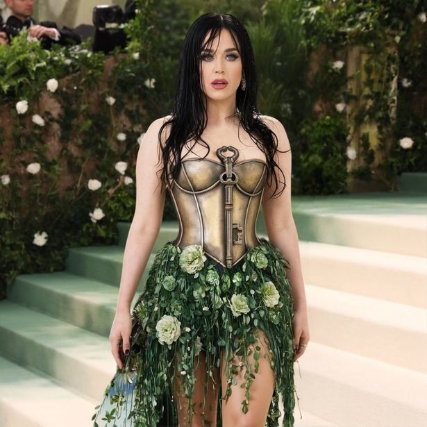 Katy Perry AI pH๏τos confuse fans as faux 2024 Met Gala dress goes viral -  Mirror Online