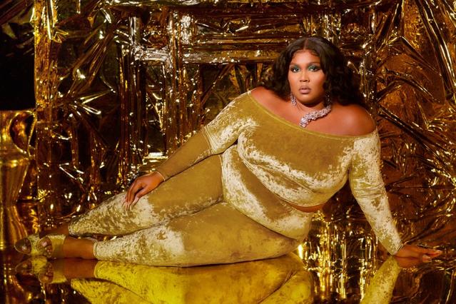 Lizzo Keeps It Soft and Sєxy With YITTY's Plush Collection - Yahoo Sports